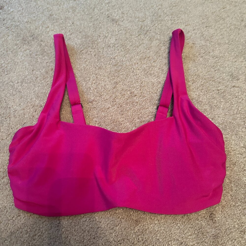 Athleta Swim Top 32D/DD